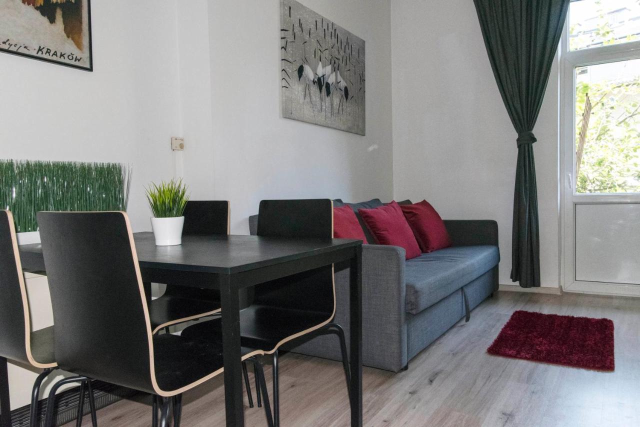 Old Cracow Apartment Mazowiecka 11 Krakow Luaran gambar