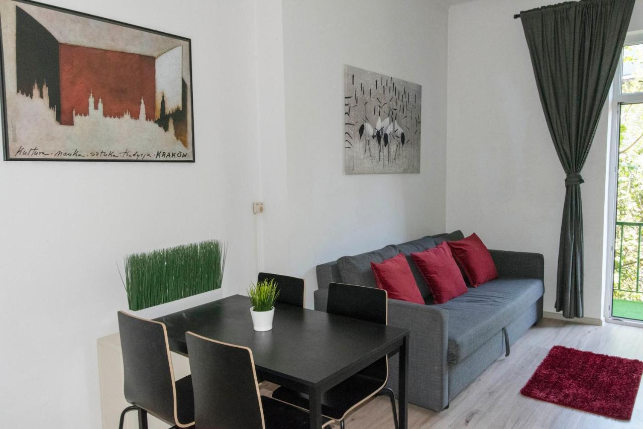 Old Cracow Apartment Mazowiecka 11 Krakow Luaran gambar