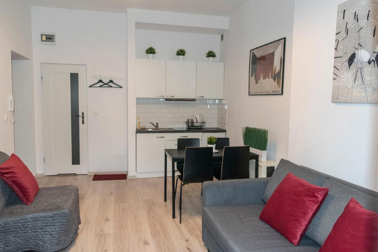 Old Cracow Apartment Mazowiecka 11 Krakow Luaran gambar