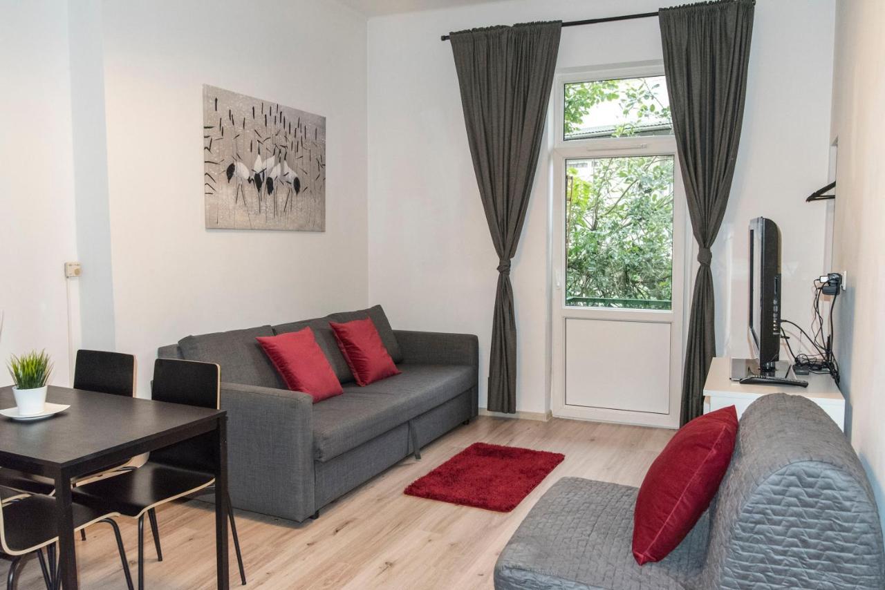 Old Cracow Apartment Mazowiecka 11 Krakow Luaran gambar