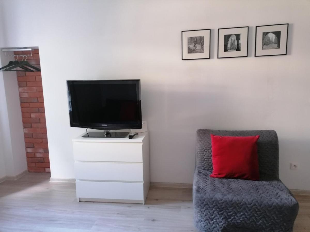 Old Cracow Apartment Mazowiecka 11 Krakow Luaran gambar